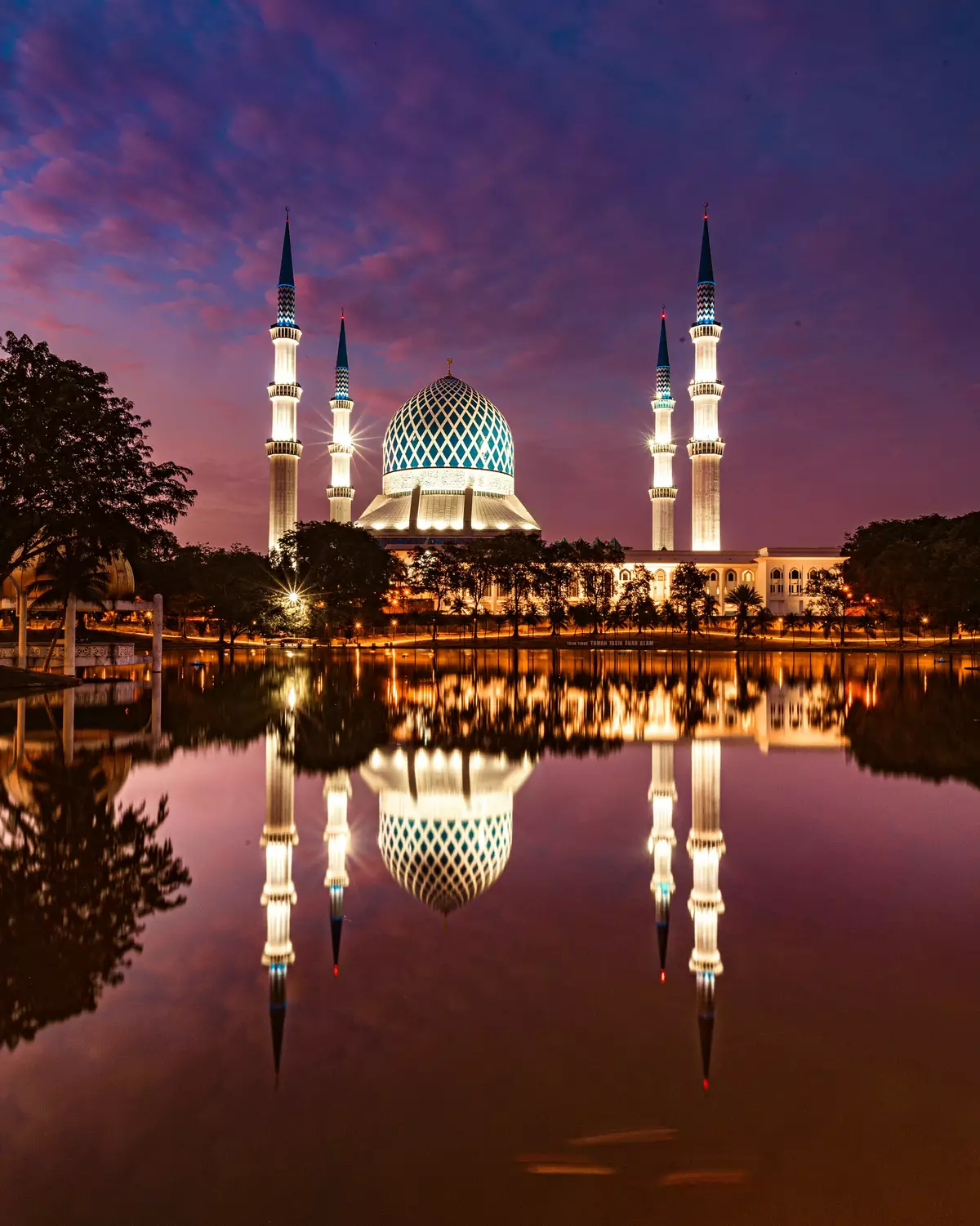 Sultan Salahuddin Abdul Aziz Shah Mosque
